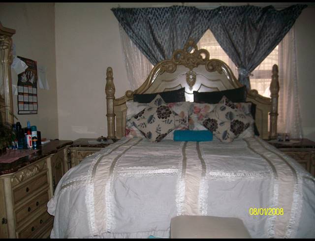 2 BEDROOM FREEHOLD FOR SALE IN MPOPHOMENI